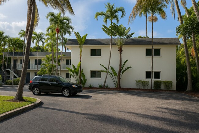 Interior Photo - 100 SW 9th St