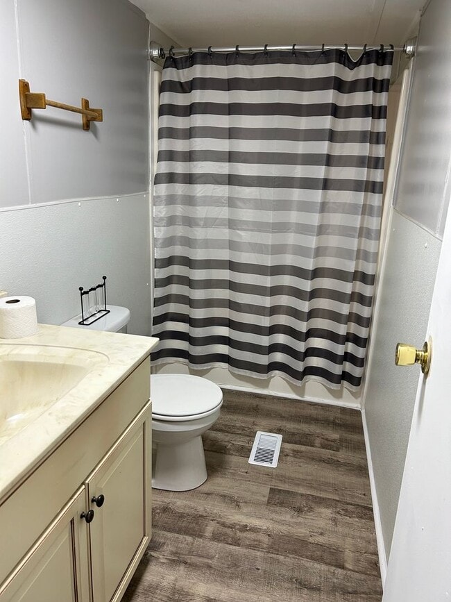 Building Photo - Must See! 3 BR, 2 BA in Pikeville school d...