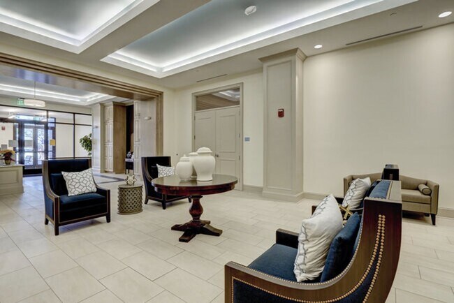 Building Photo - Two bedroom end unit condo with stunning d...