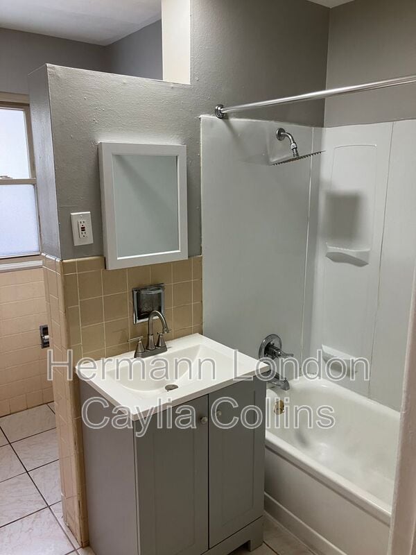 Building Photo - 10623 Landseer Dr