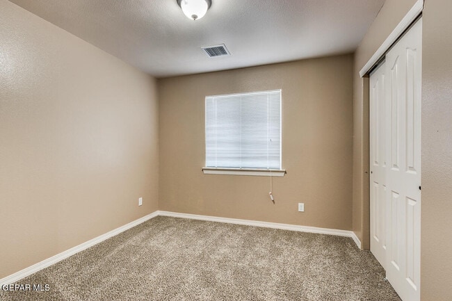 Building Photo - 14313 S Cave Ave