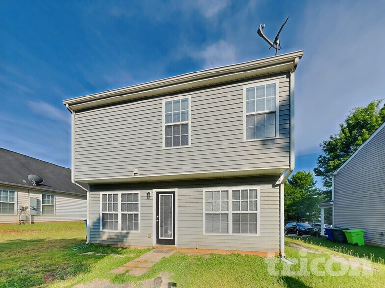 Building Photo - 3615 Cyrus St