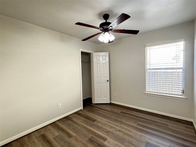 Building Photo - 21543 Falvel Misty Dr