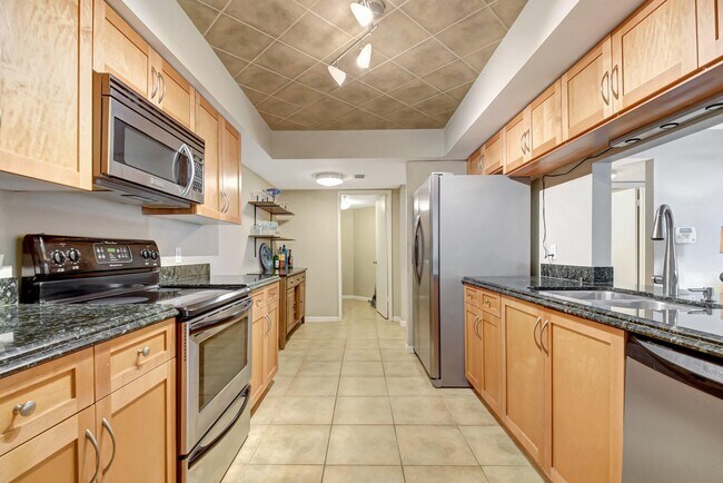 Building Photo - 950 Lavers Cir