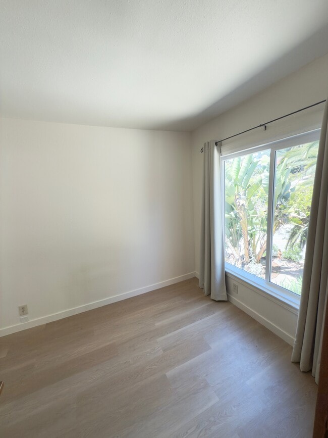 Building Photo - 2110 Glendale Blvd