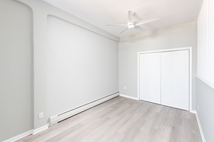 Building Photo - 2266 S Kinnickinnic Ave