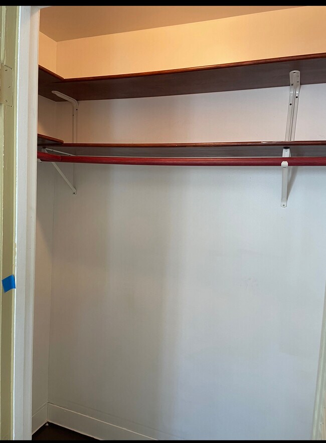 Bedroom2 Closet - 727 N Alta Vista Blvd