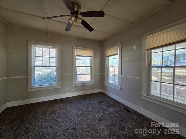 Building Photo - 405 S Yates St