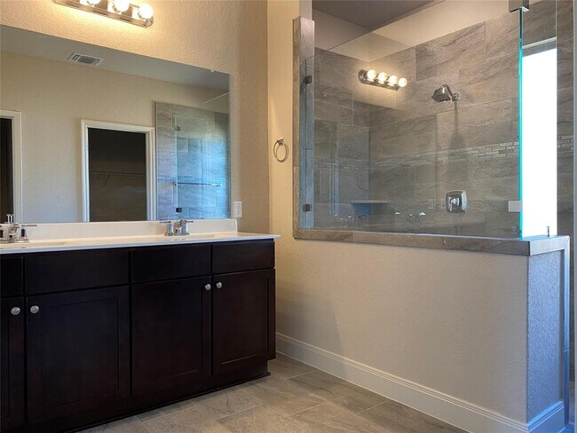 Building Photo - 716 Red Barn Bnd