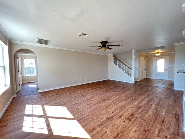 Building Photo - Temple West Gem!