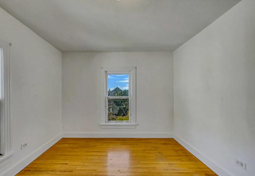 Building Photo - 99 Bedford St