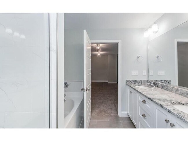 Building Photo - 210 Palisade Rdg