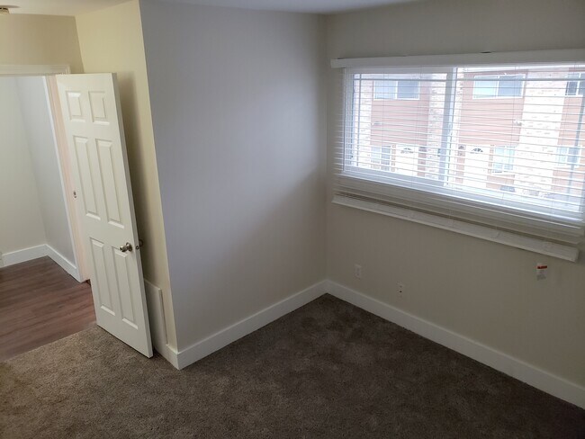 Building Photo - 5825 Balsam Rd