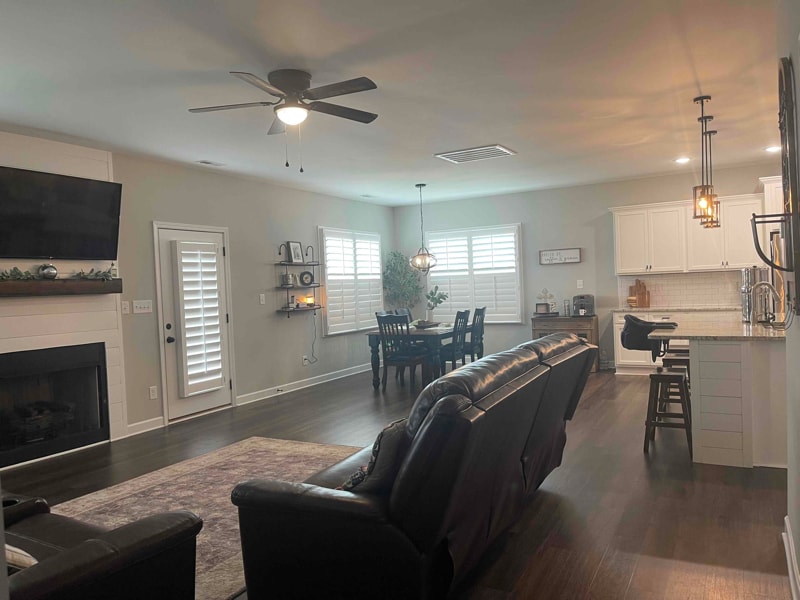 Building Photo - 5220 Thruway Rd