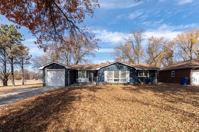 Building Photo - 6002 E 8th St N