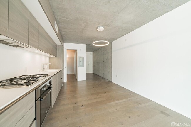 Building Photo - 8 Octavia St