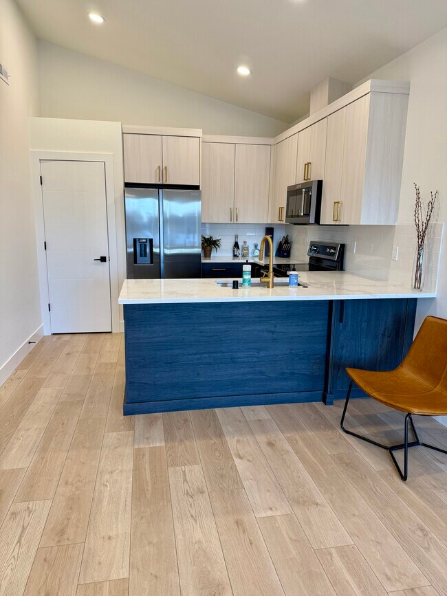 Building Photo - 4522 NE 59th Ave