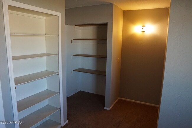 Building Photo - 4501 S Mill Ave