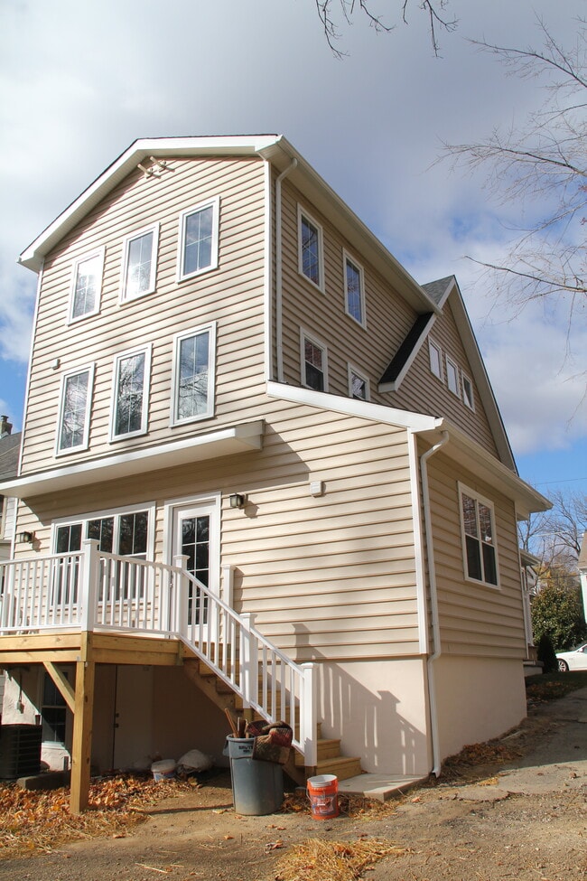 Building Photo - 55 Franklin Ave