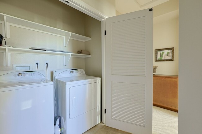 Building Photo - Fully Furnished 2-Bed, 2.5-Bath Home with ...