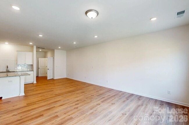Building Photo - 2752 Yeager Dr NW