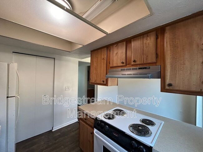 Building Photo - 957 Taylorsview Dr