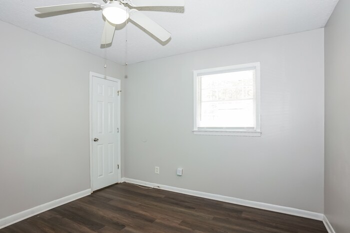 Building Photo - 445 Birch St