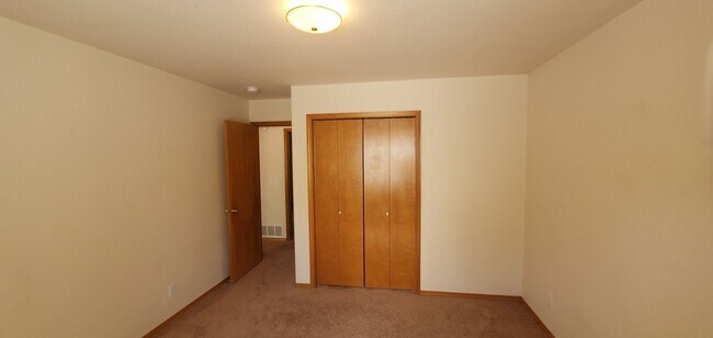 Building Photo - Great 3 Bed/3 Bath in Post Falls!