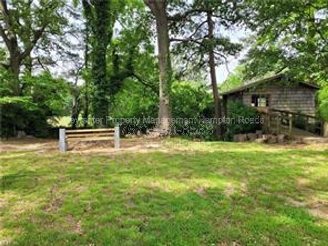 Building Photo - 1289 River Oaks Dr