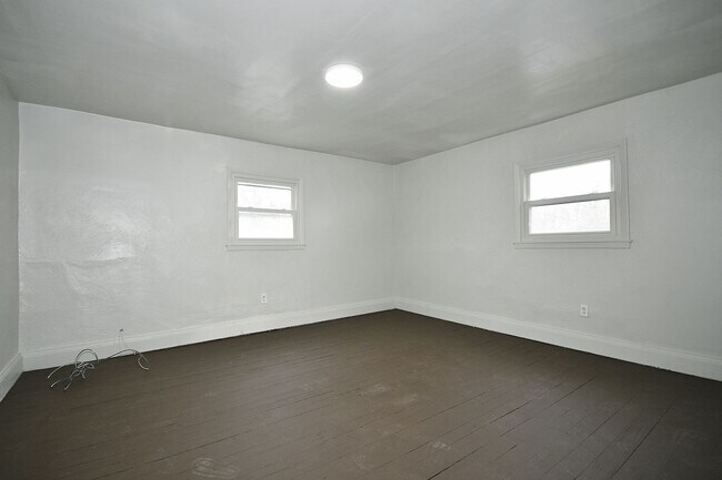 Building Photo - 1243 Evans St
