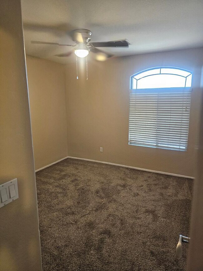 Building Photo - 586 W Cobblestone Ct