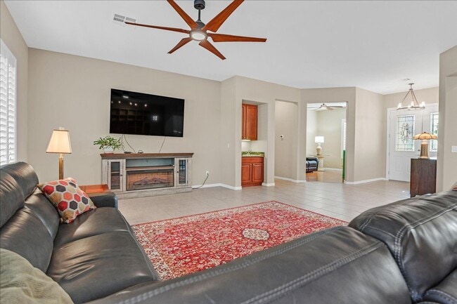 Building Photo - Rental Home with Large Pool