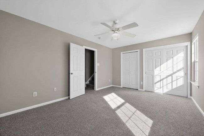 Building Photo - Gorgeous Recently Renovated 3 BR, 2.5 Bath Conshohocken Townhome!