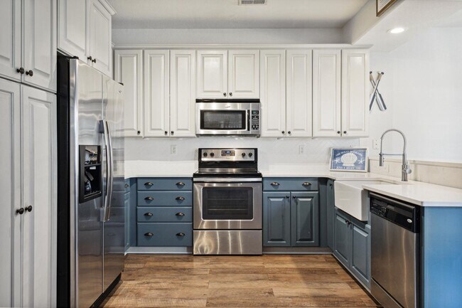 Building Photo - Oceana Area