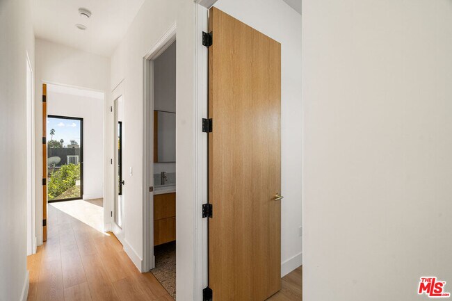 Building Photo - 3909 W Exposition Blvd