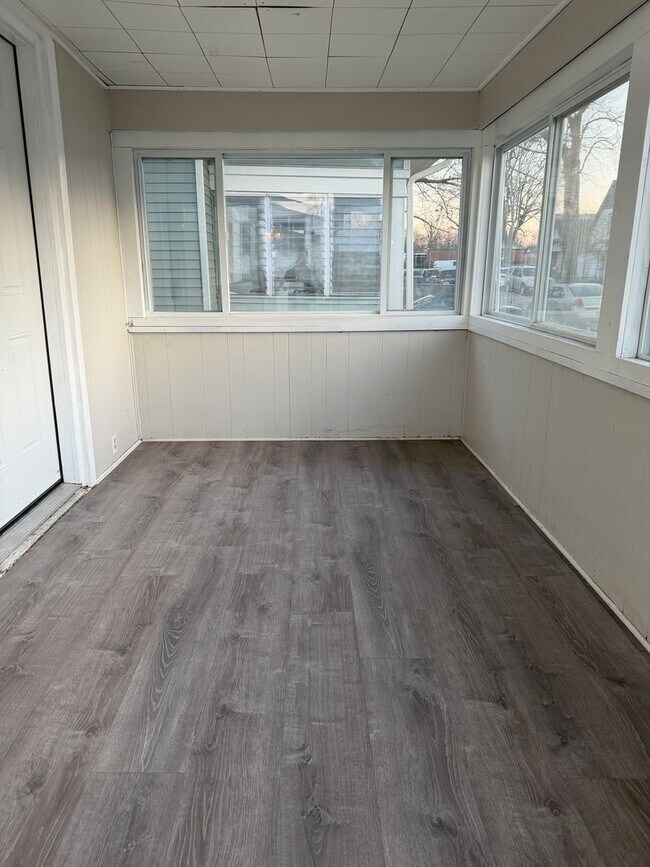 Building Photo - Welcome to this charming 2-bedroom, 1-bathroom single-family home located in the heart of Indiana...