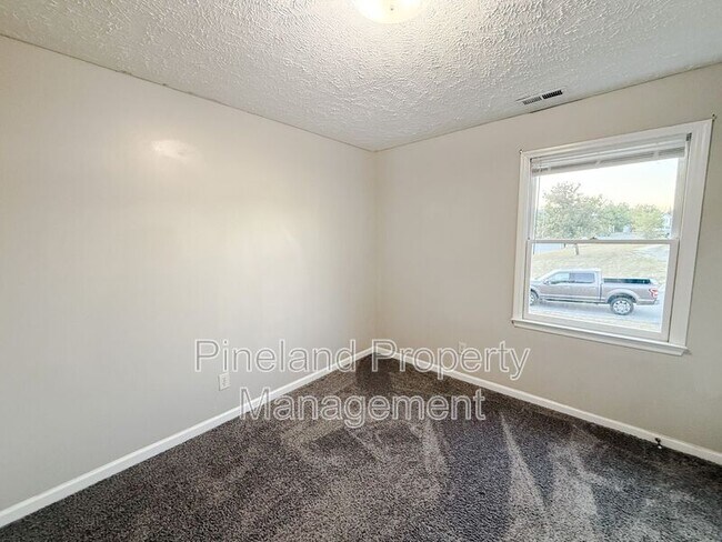Building Photo - 8825 Tibs Run Dr