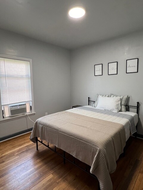 Bedroom 1 - 6073 Linwood St