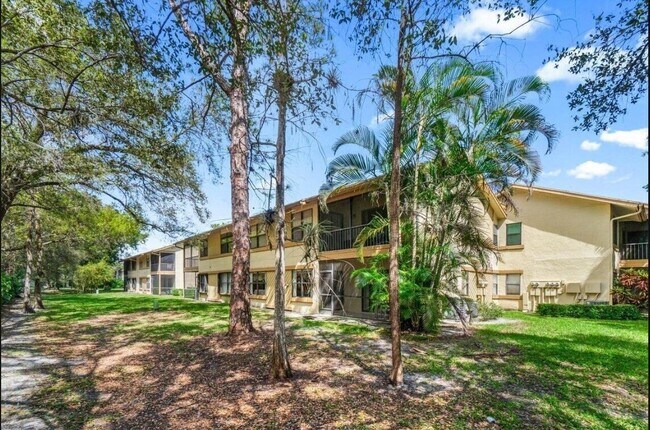 Building Photo - 13165 Chadwick Ct