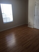 Building Photo - 808 South Edenbridge Way