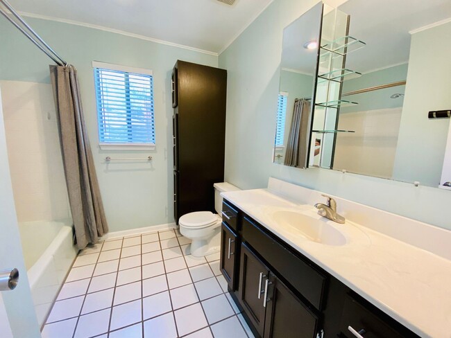 Building Photo - {13042} Contemporary in Lenexa + Fenced Ya...