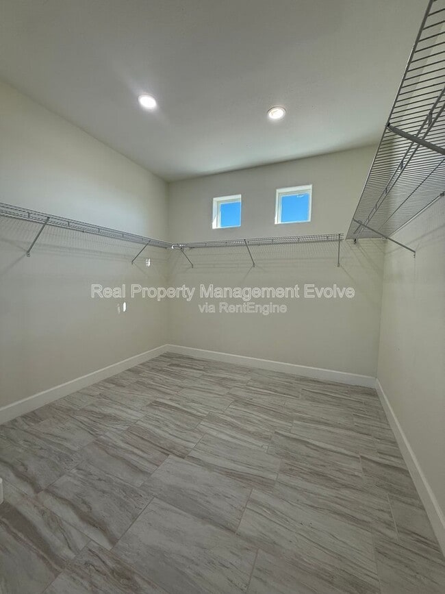 Building Photo - 22536 W Huntington Dr