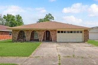 Building Photo - Beautiful 3BR/2Bath in Marrero