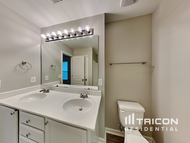 Building Photo - 4604 Montelena Dr