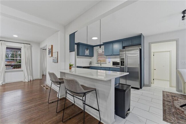 Building Photo - 2393 Lilla Cir SW