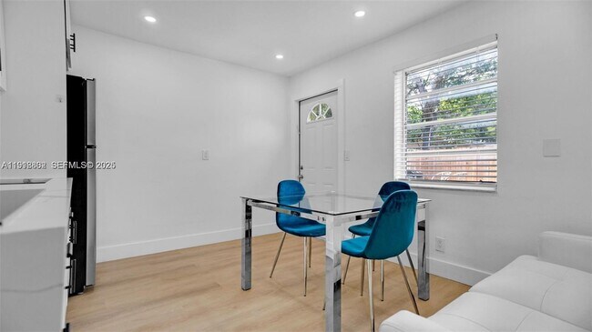 Building Photo - 32 SW 9th St