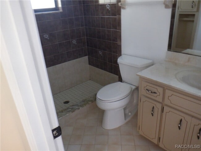 Building Photo - 281 E Falconry Ct