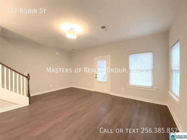 Building Photo - 117 Robin St