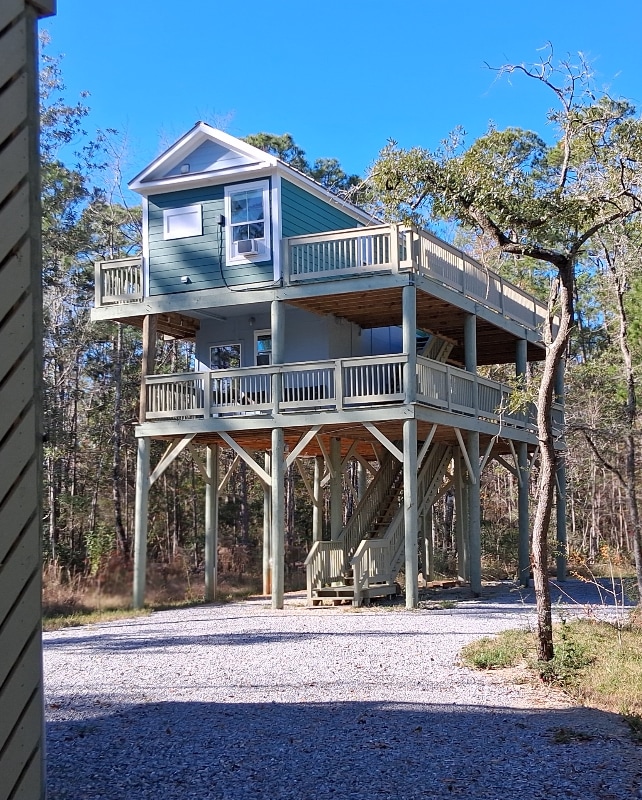 Building Photo - 589 Bernard Street