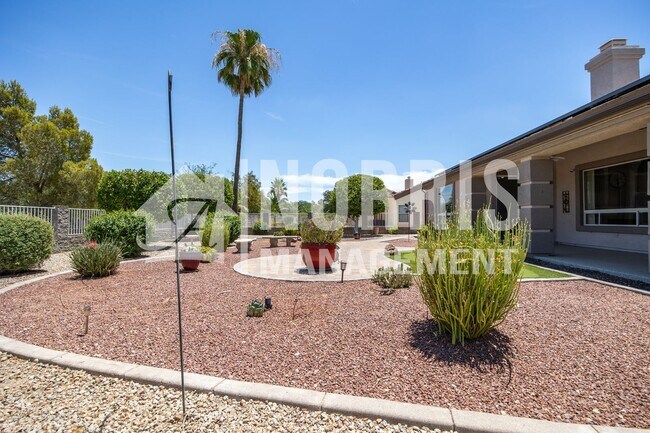 Building Photo - Beautiful Home Located in The Links